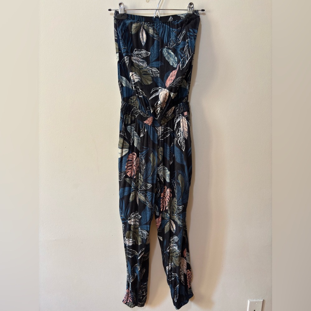 Aritzia Talula Leaf Print Jumpsuit in Blue and Pink - Picture 2 of 9